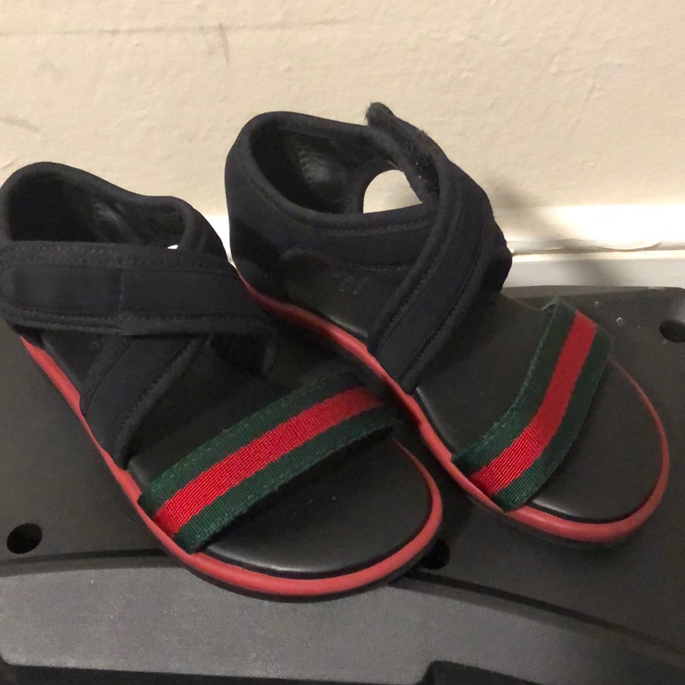 Adorable Authentic Gucci Sandals